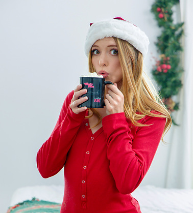 Getting Into Stepsisters Christmas Spirit - S39:E3