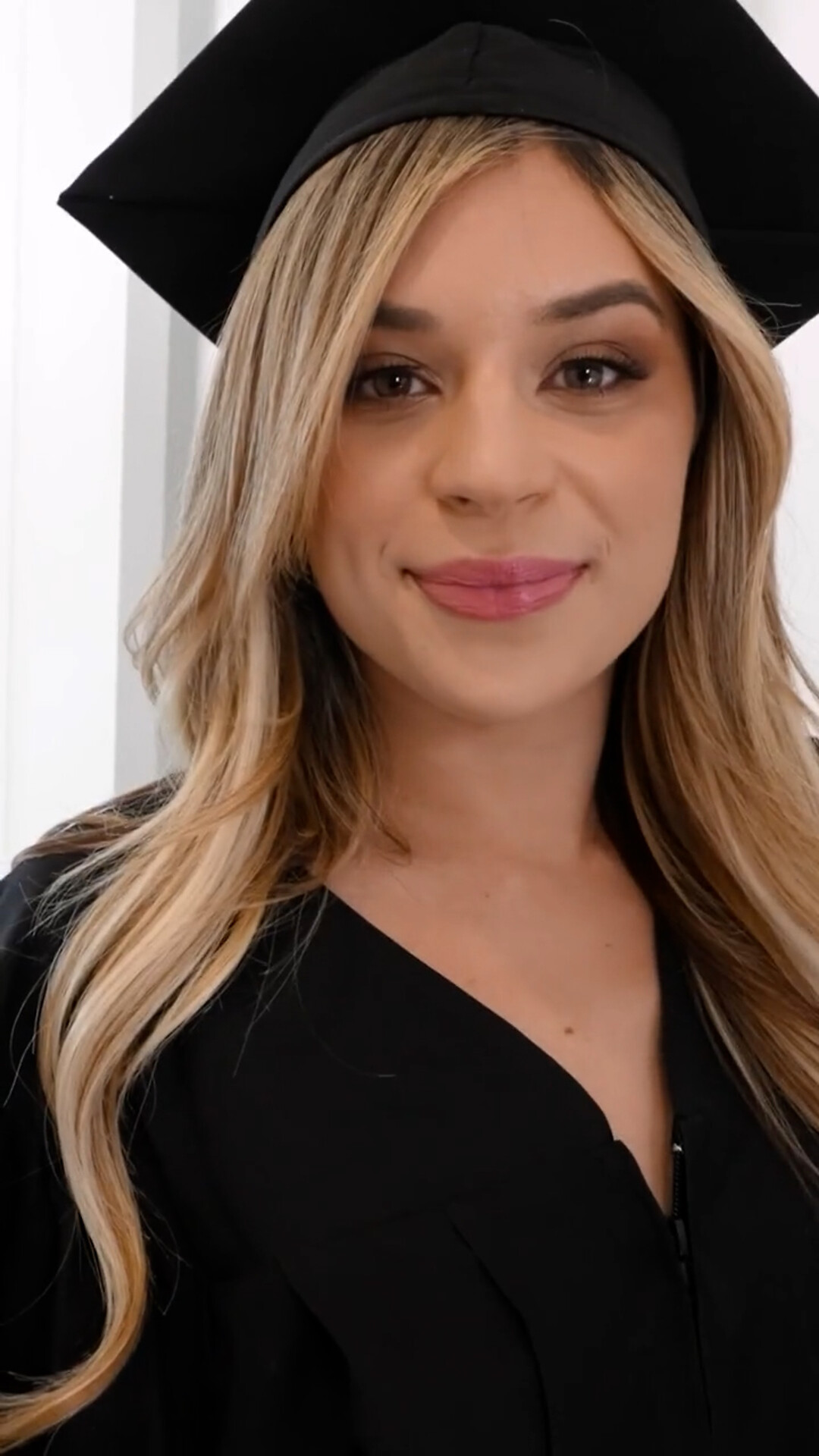 Stepsis Goes To Graduation Naked - S37:E2