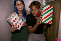 unwrapping_step_sis_for_christmas_036.jpg